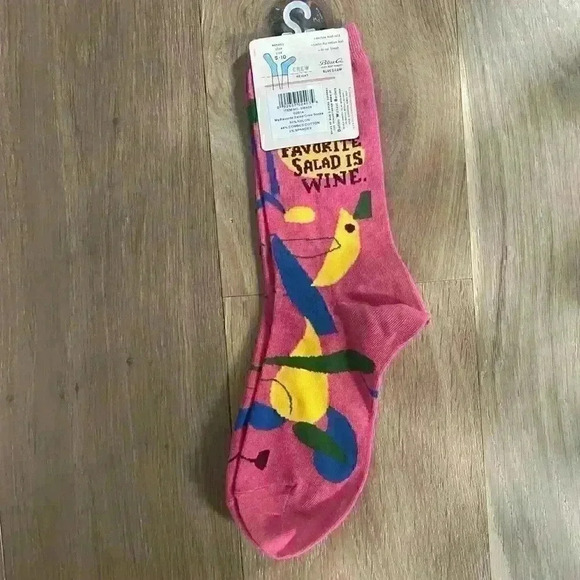 BLUE Q Socks | Sz W 5-10 | My Favorite Salad is Wine Socks in Pretty Pink | NWT - Picture 2 of 2